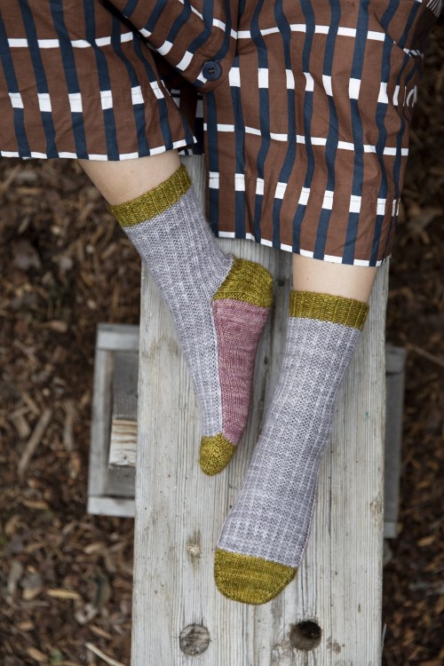 book-52-weeks-of-socks-vol-2.jpg