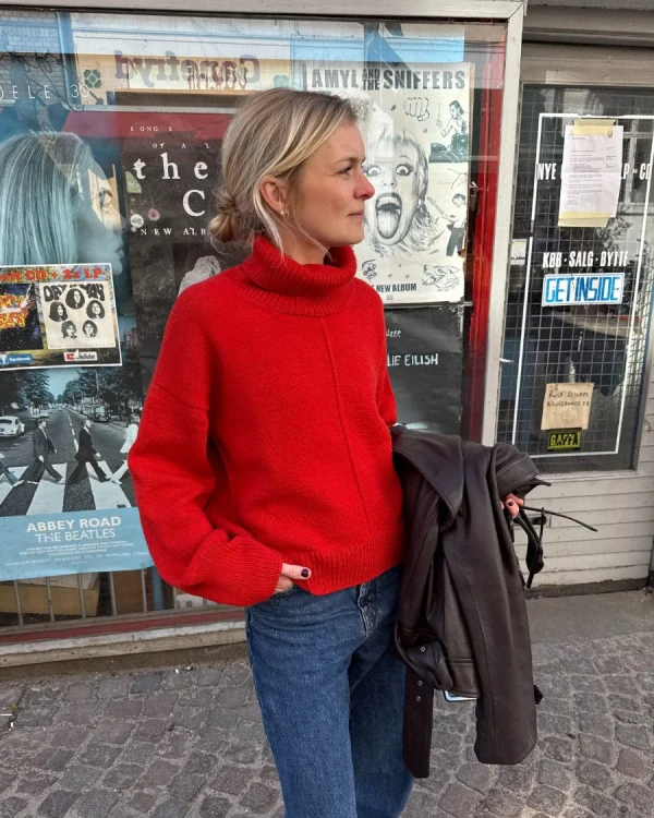 scarlet-sweater.webp