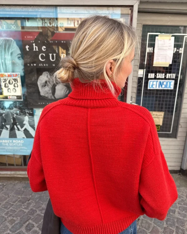 scarlet-sweater-wzor.webp
