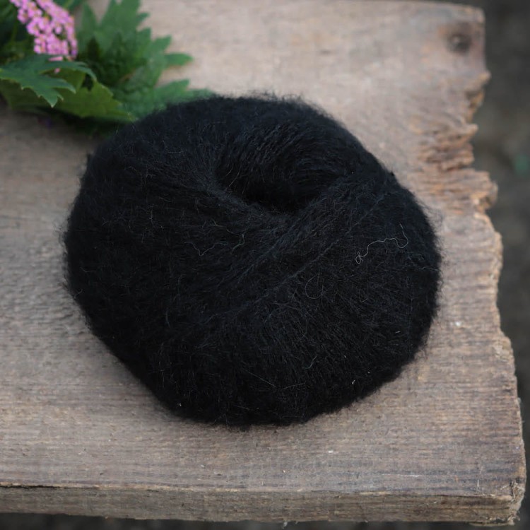 wełna-czarna-midnatssol-camarose