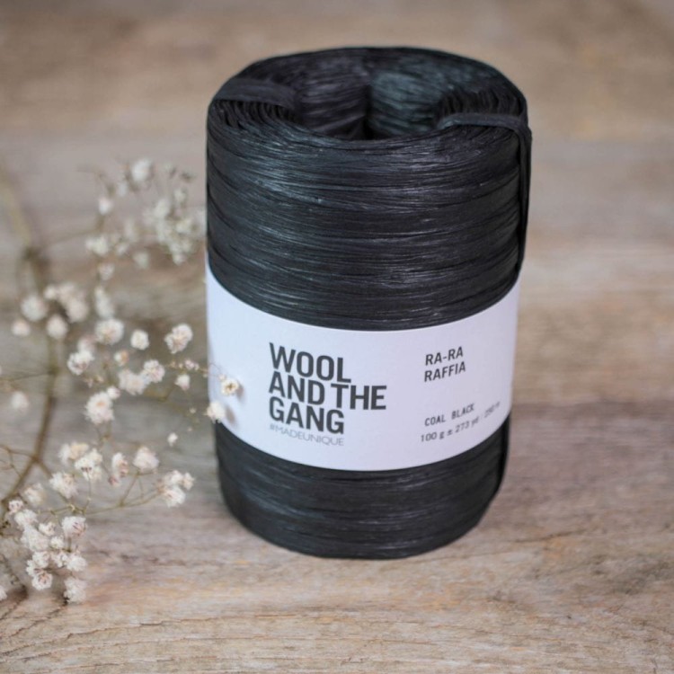 papierowa-wloczka-rafia-wool-and-the-gang-czarna.jpg