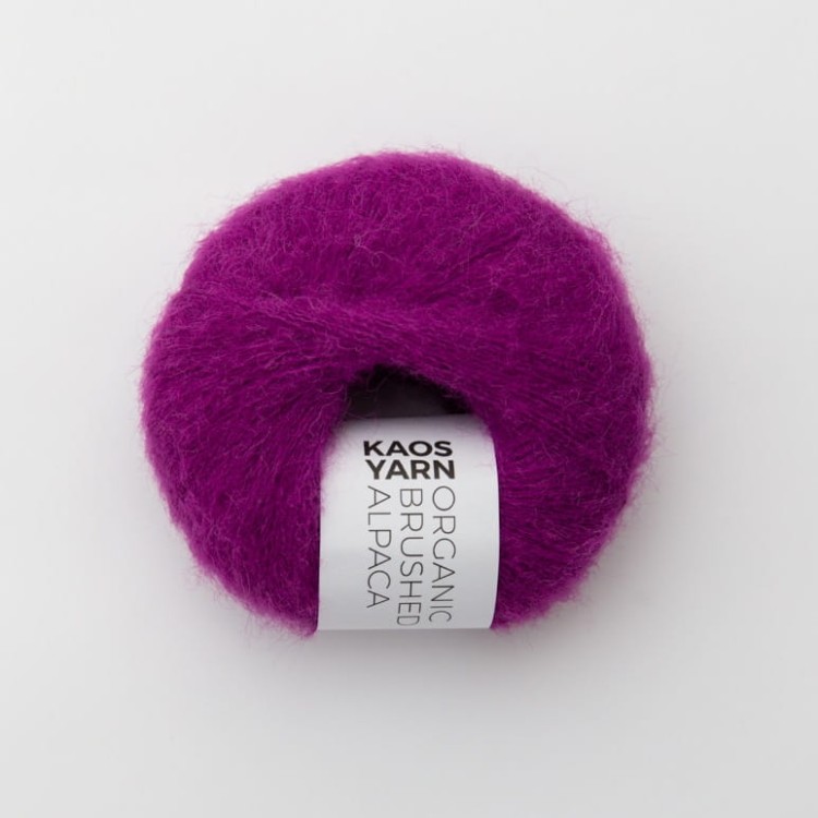 welna-z-alpaki-magenta-kaos-yarn.jpeg