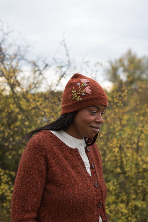 embroidery-on-knits-tussie-mussie.jpg