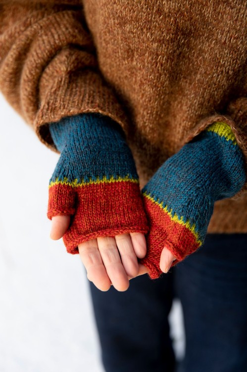 52 Weeks of Accessories Jeanette Sloan fingerless version.jpeg