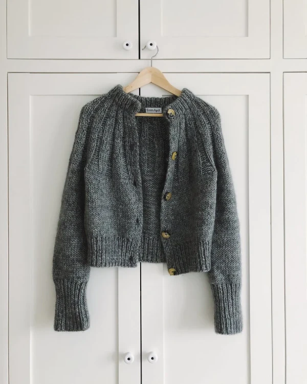 wzor-petiteknit-sunday-cardigan.webp