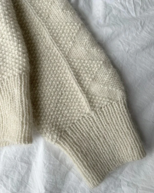 wzor-drukowany-na-sweter-petiteknit-esther-sweater.webp