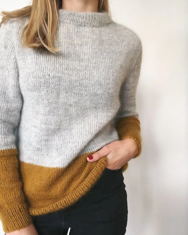 contrast-sweater-wzor-drukowany.webp