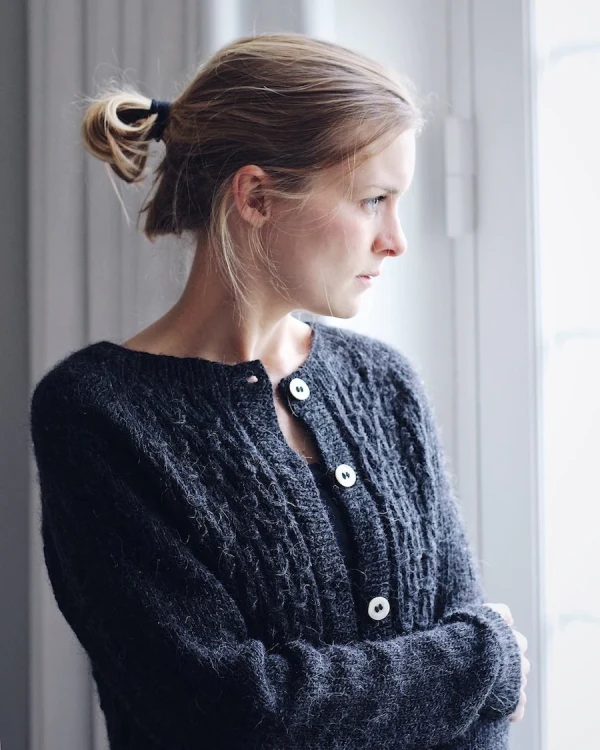printing-pattern-classic-smocking-cardigan.webp