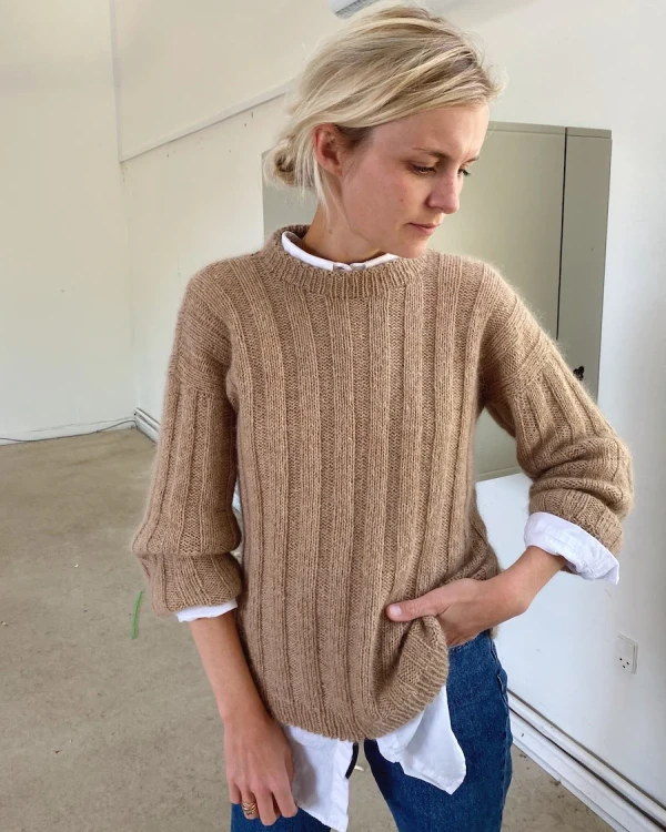 wzor-vertical-stripes-sweater.webp