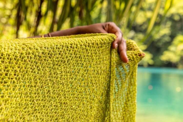 ksiazka-island-vibes-summer-knits-by-sasha-hyre-saffy.jpg