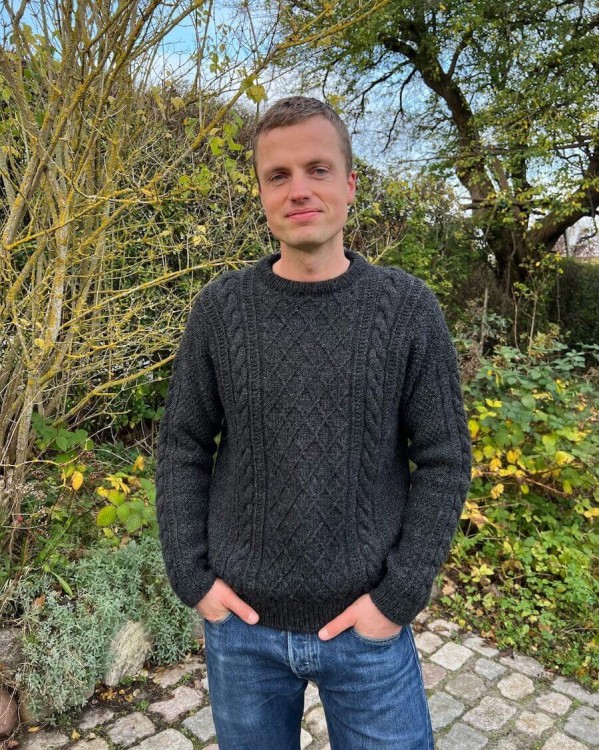 printed-pattern-moby-sweater-man.jpg