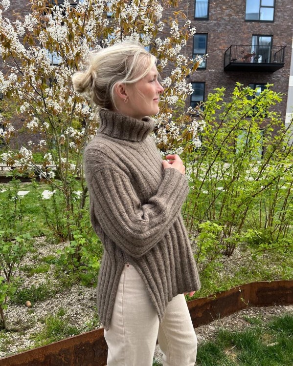 hazel_sweater.jpg