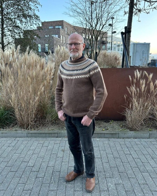 printed-pattern-sweter-celeste.jpg