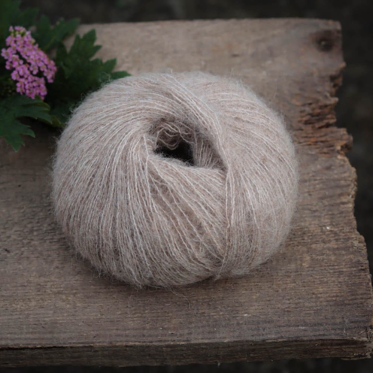 włóczka-beż-midnatssol-camarose