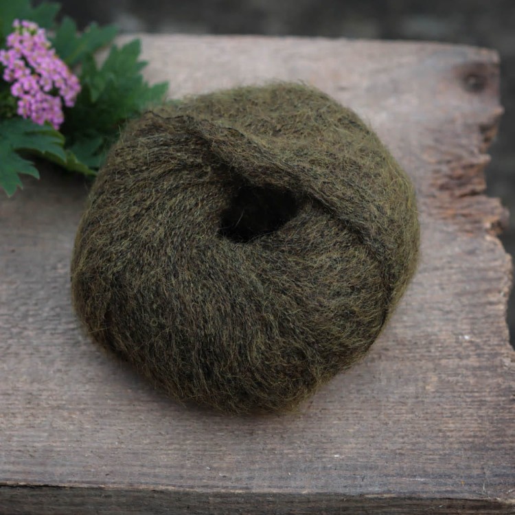 włóczka-zielony-myśliwski-midnatssol