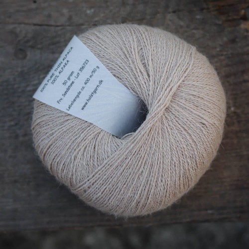 cienka-wloczka-z-alpaki-titicaca-bezowa