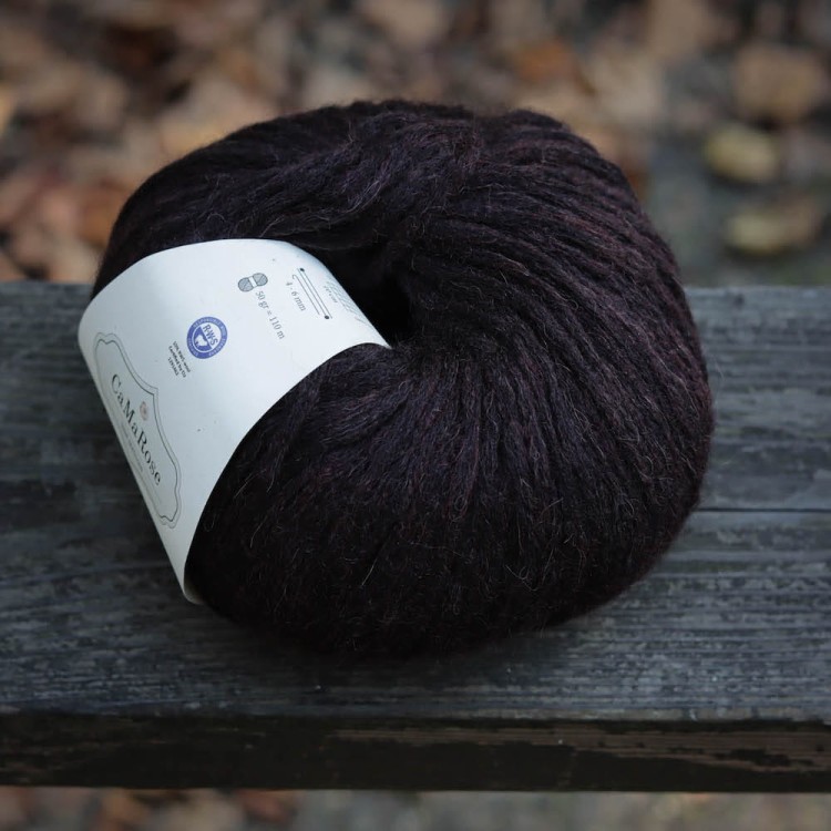 wloczka-alpaka-z-bawelna-sliwkowy-braz-snefnug-camarose