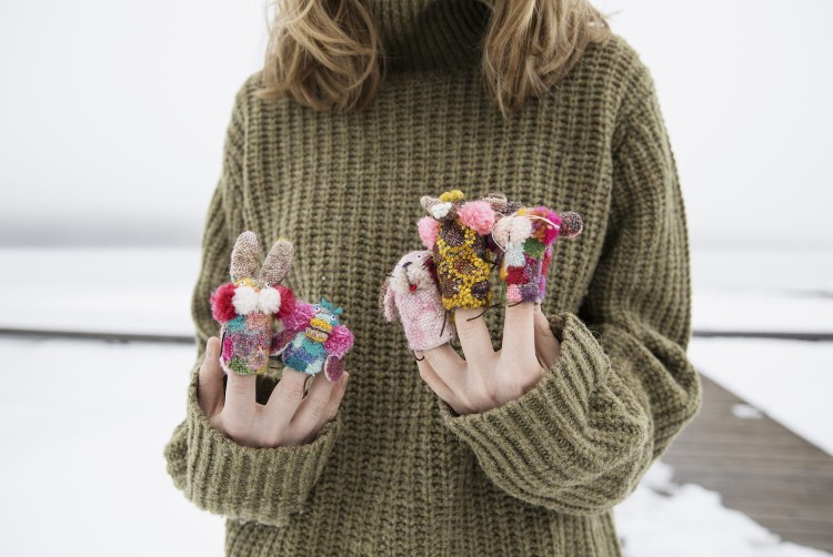 tiny-friends-a-guide-to-mosaic-embroidery-ksiazka.jpg